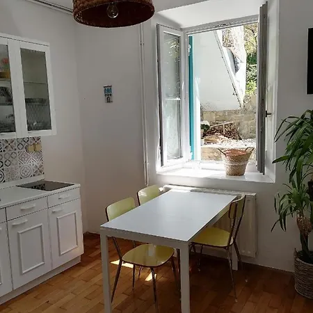 Apartment Little Garden